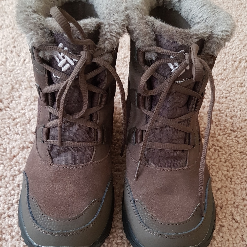 Columbia women boots size 6